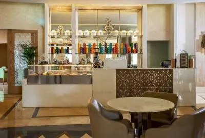 Al Habtoor Grand Resort, Autograph Collection 5*