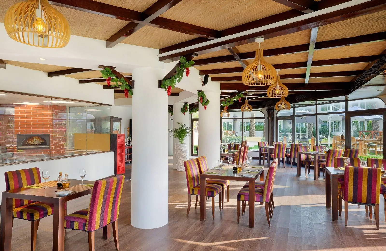 Al Habtoor Grand Resort, Autograph Collection 5*