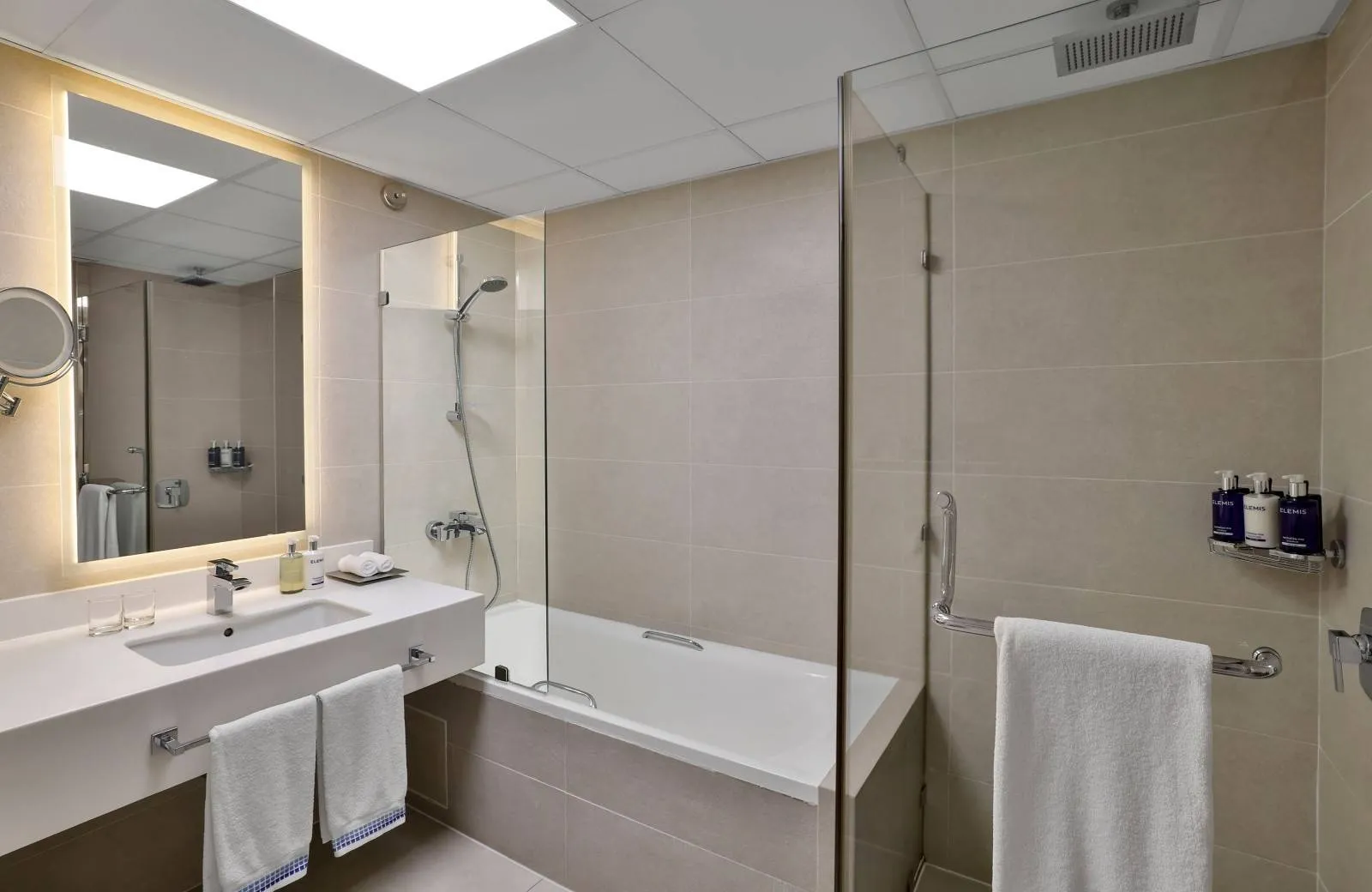 Al Habtoor Grand Resort, Autograph Collection 5*