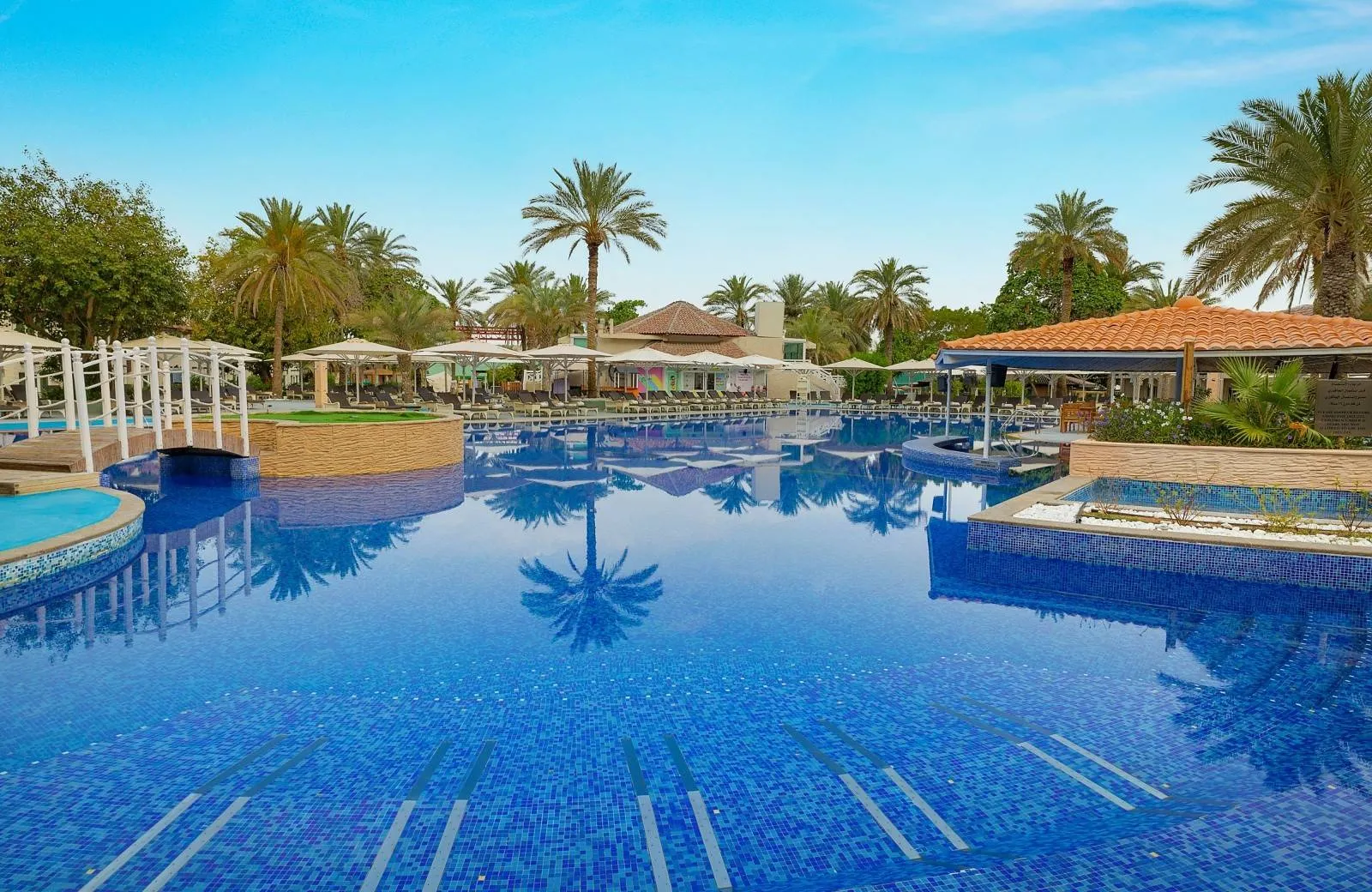 Al Habtoor Grand Resort, Autograph Collection 5*