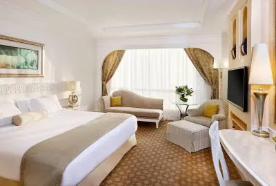 Al Habtoor Grand Resort, Autograph Collection 5*