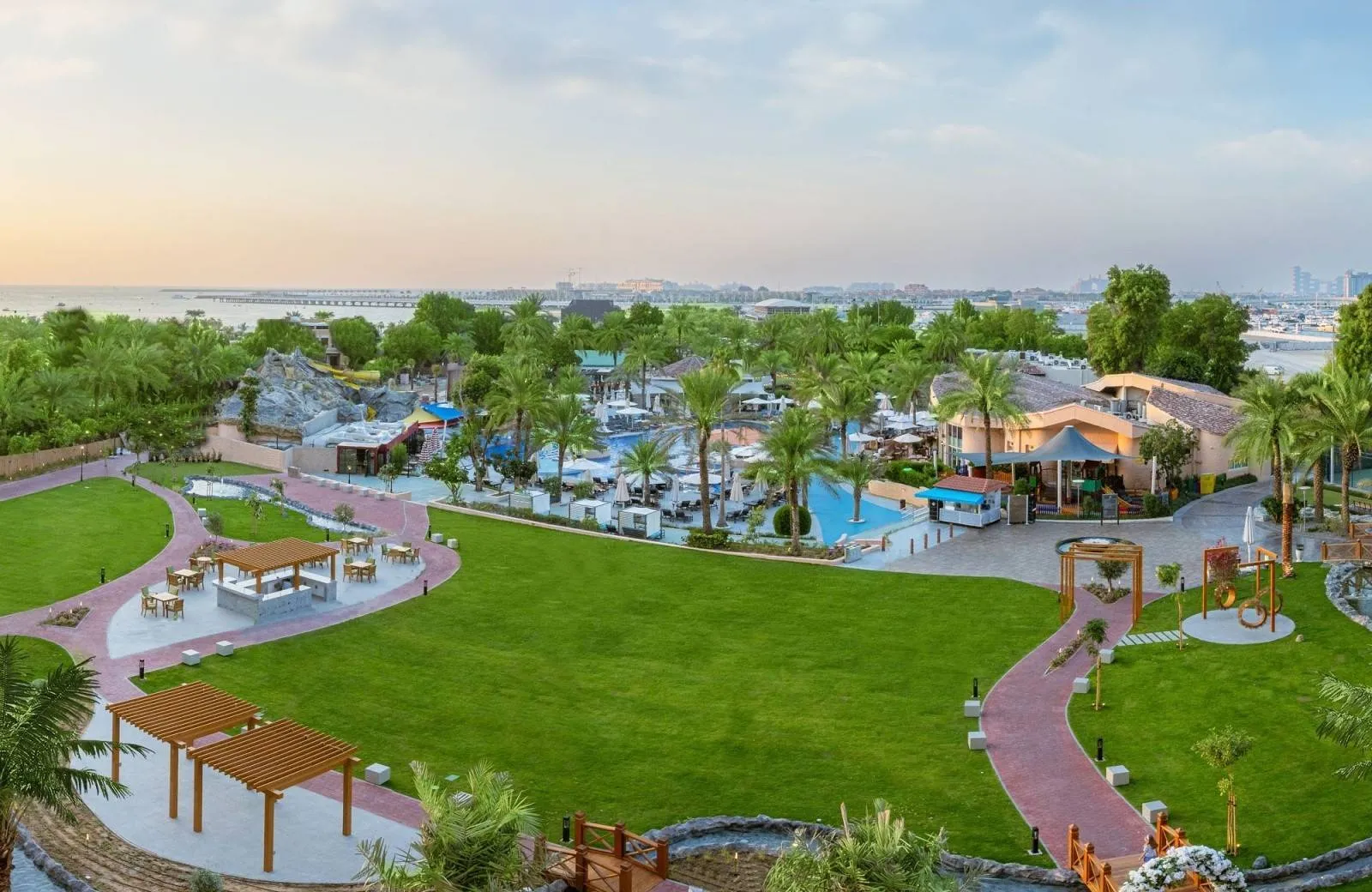 Al Habtoor Grand Resort, Autograph Collection 5*