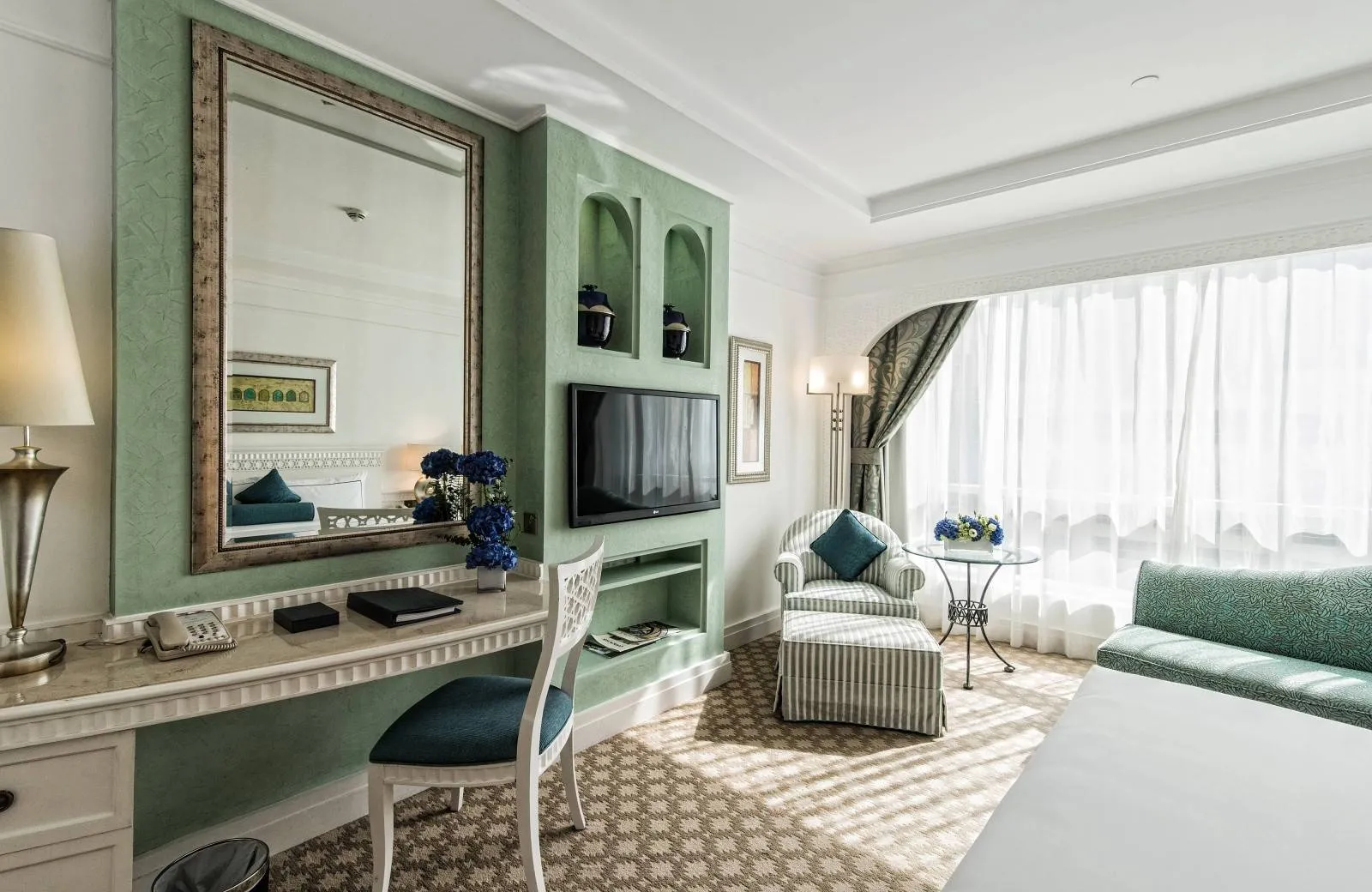 Al Habtoor Grand Resort, Autograph Collection 5*