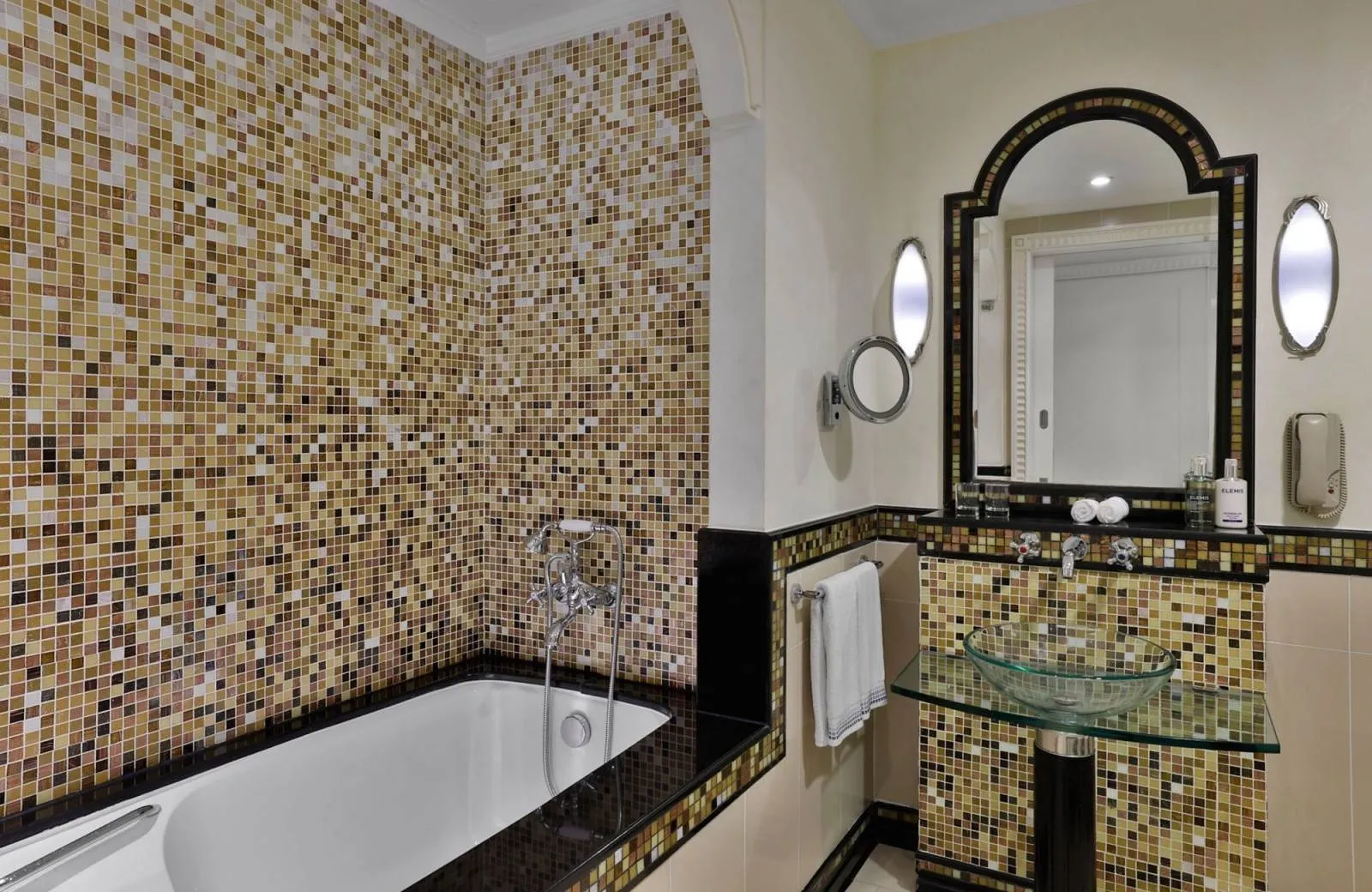 Al Habtoor Grand Resort, Autograph Collection 5*