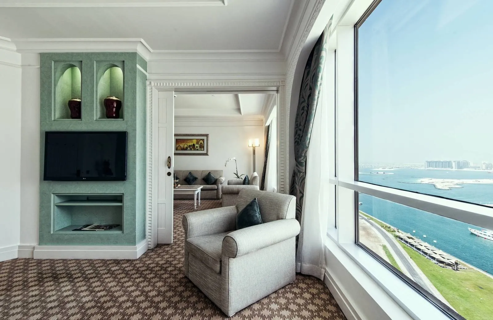 Al Habtoor Grand Resort, Autograph Collection 5*