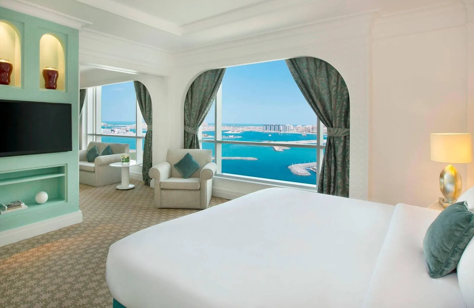 Al Habtoor Grand Resort, Autograph Collection 5*