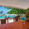 Warere Beach Hotel    4*