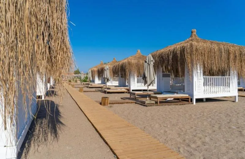 Lara Barut Collection 5*