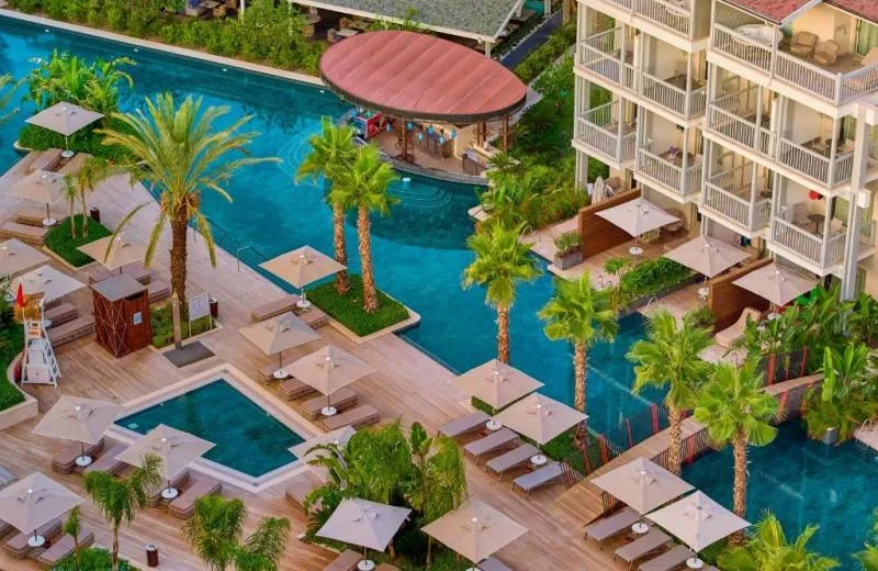 Lara Barut Collection 5*