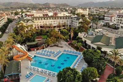  Lucida Beach Hotel  5*