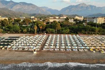  Lucida Beach Hotel  5*