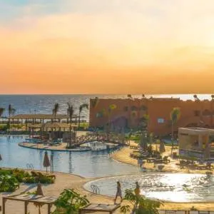 Three Corners Happy Life Beach Resort  4*