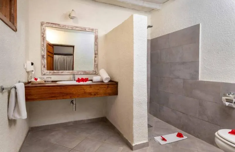Karafuu Hotel Beach Resort  5*