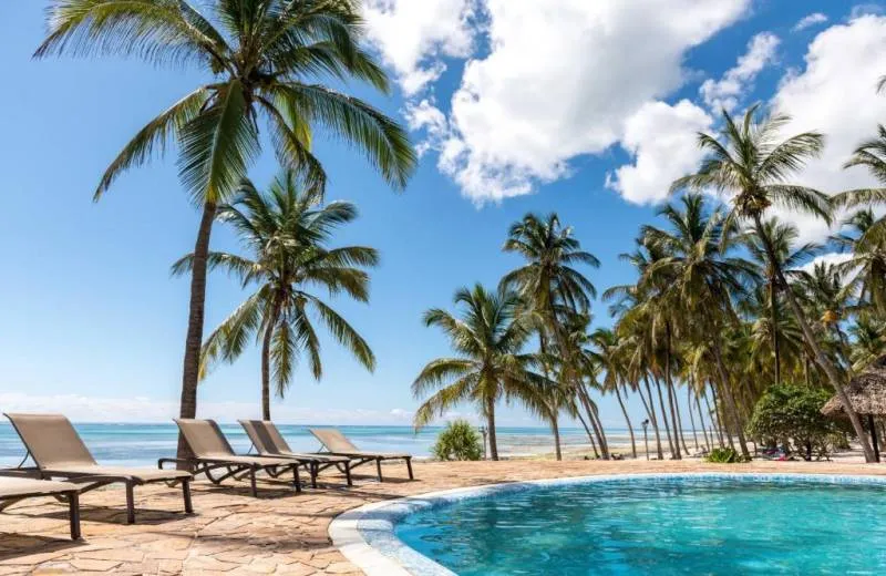 Karafuu Hotel Beach Resort  5*
