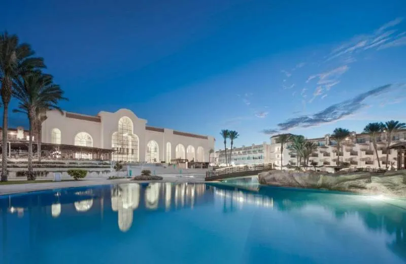 Pyramisa Beach Resort Sahl Hasheesh 5*