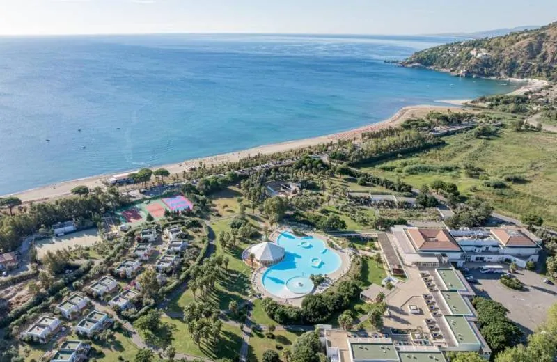 Club Esse Sunbeach 4*