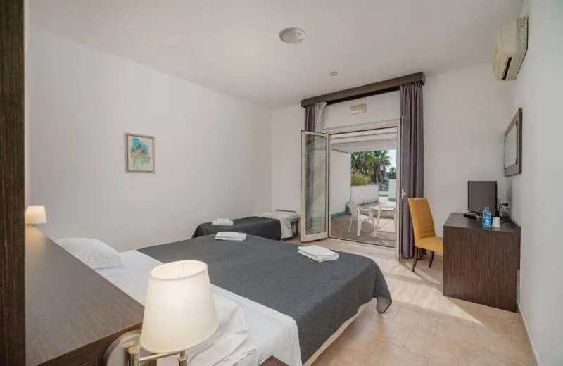 Club Esse Sunbeach 4*