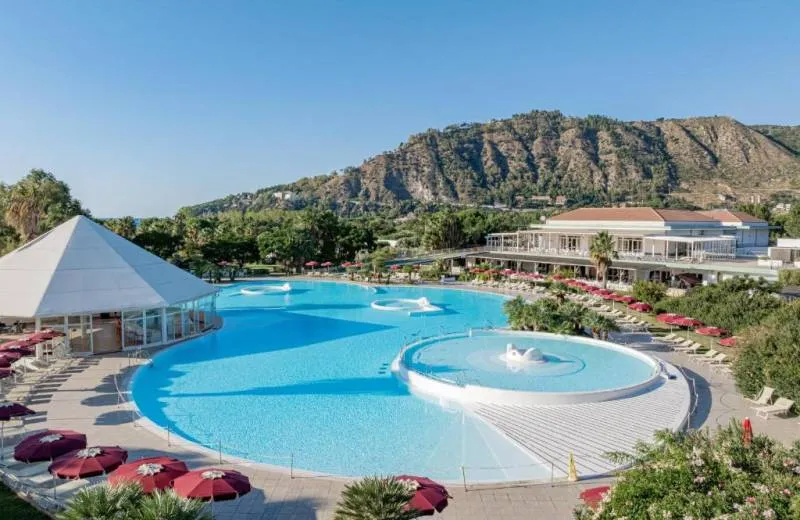 Club Esse Sunbeach 4*