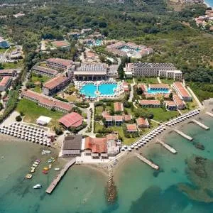 Roda Beach Resort & Spa 5*