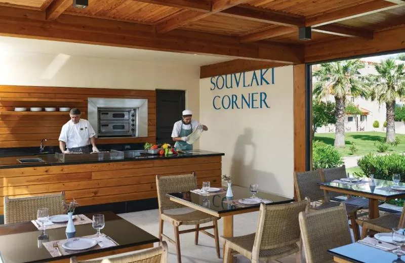 Roda Beach Resort & Spa 5*
