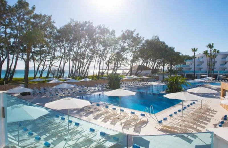 Iberostar Waves Playa de Muro  4*