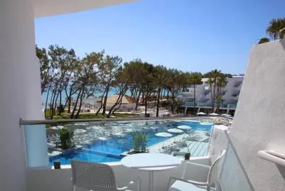 Iberostar Waves Playa de Muro  4*