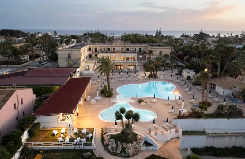 Delfino Beach - CDSHotels 4*