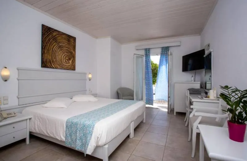 Yiannaki Hotel 4*