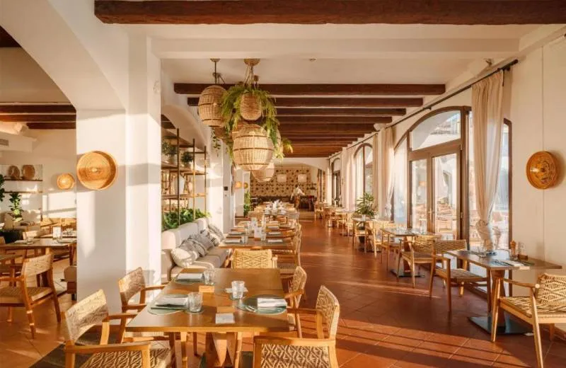 Mangia's Santa Teresa Sardinia, Curio Collection by Hilton 5*