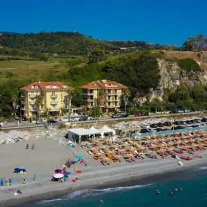 Lion's Hotel 3*