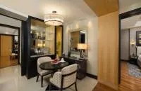 Corner Suite