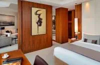 Deluxe Corner Suite