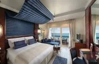 Signature Deluxe Sea View Room