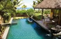 Beachfront Suite Pool Villa