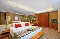 Senior Suite