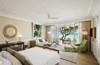 Deluxe Beachfront Suite