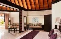 Family Deluxe Beach Villa with Pool