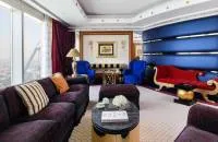 Sky Palm Suite
