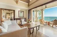 Peninsula Balcony Suite
