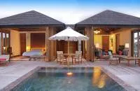 One Bedroom Ocean Suite with Pool