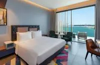 King Room Skyline View With Balcony