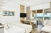 Couple Privilege Suite Sea view