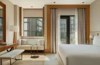 Rising Light Guestroom with Resort View