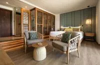 Bay-View Room