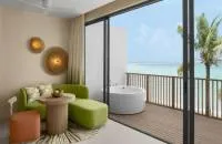 Mirage Panoramic Room with Jacuzzi