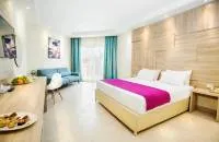 Superior Pool or Side Sea View