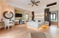 Honeymoon Suite