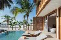 Executive Suite Swim Up Ocean Front