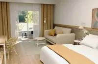 Deluxe room with tropical view