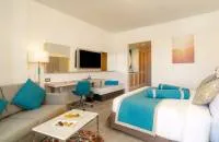 Superior room with pool view